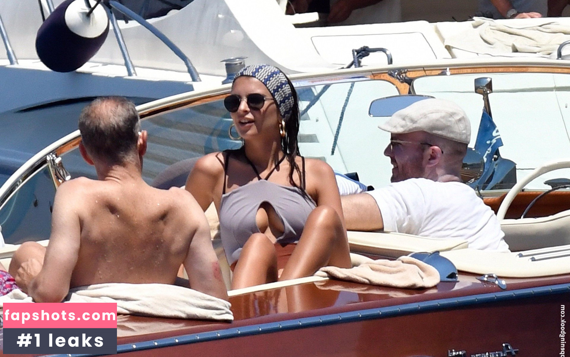 Emily Ratajkowski gallery photo #6924