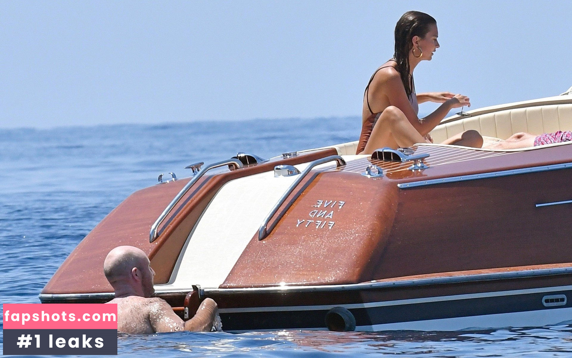 Emily Ratajkowski gallery photo #6927