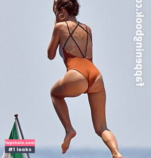 Emily Ratajkowski gallery photo #6931