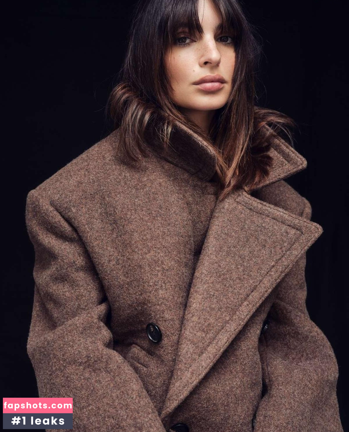 Emily Ratajkowski gallery photo #698