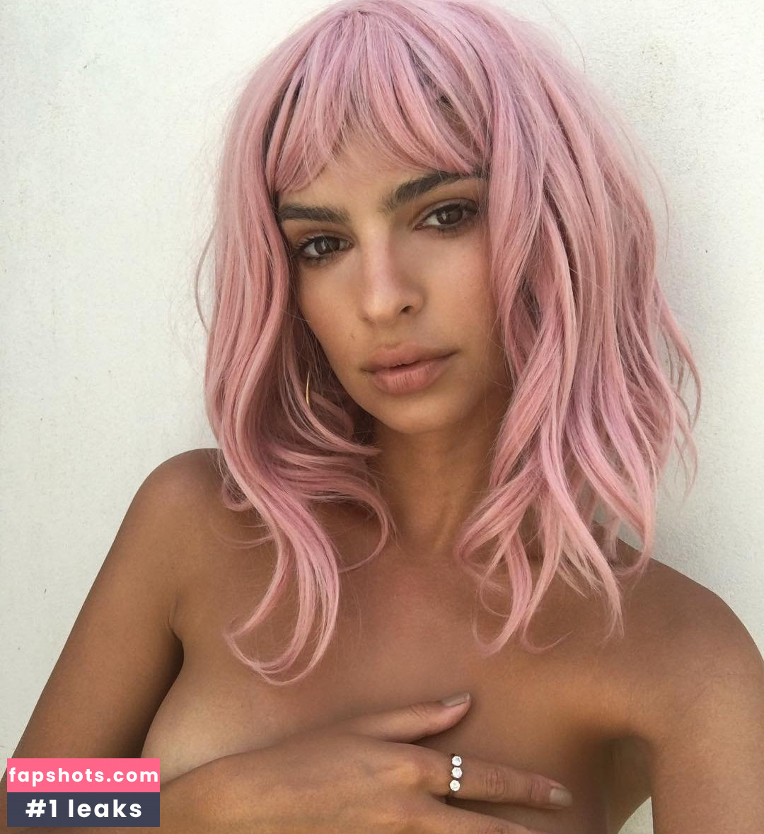 Emily Ratajkowski gallery photo #6976