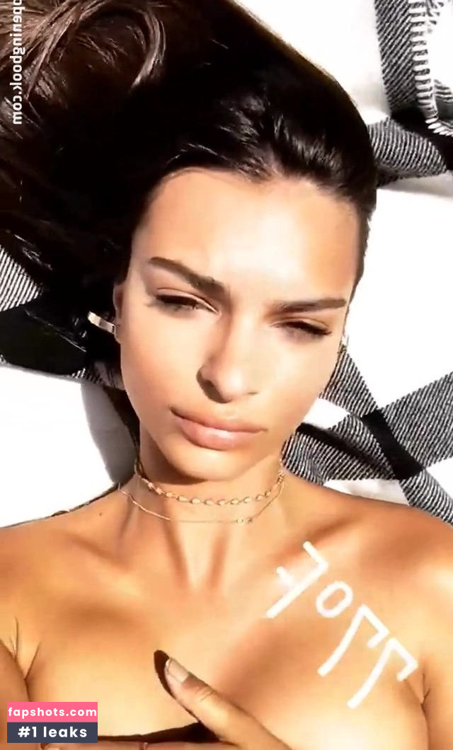 Emily Ratajkowski gallery photo #6983