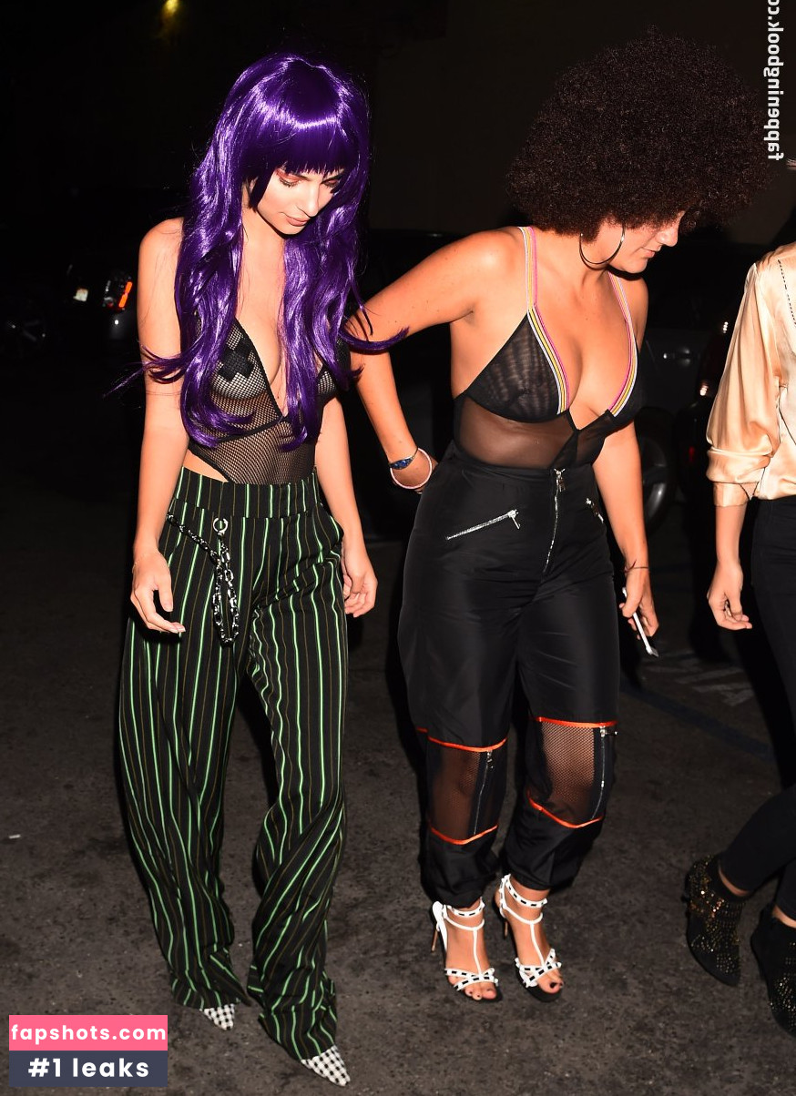 Emily Ratajkowski gallery photo #7016