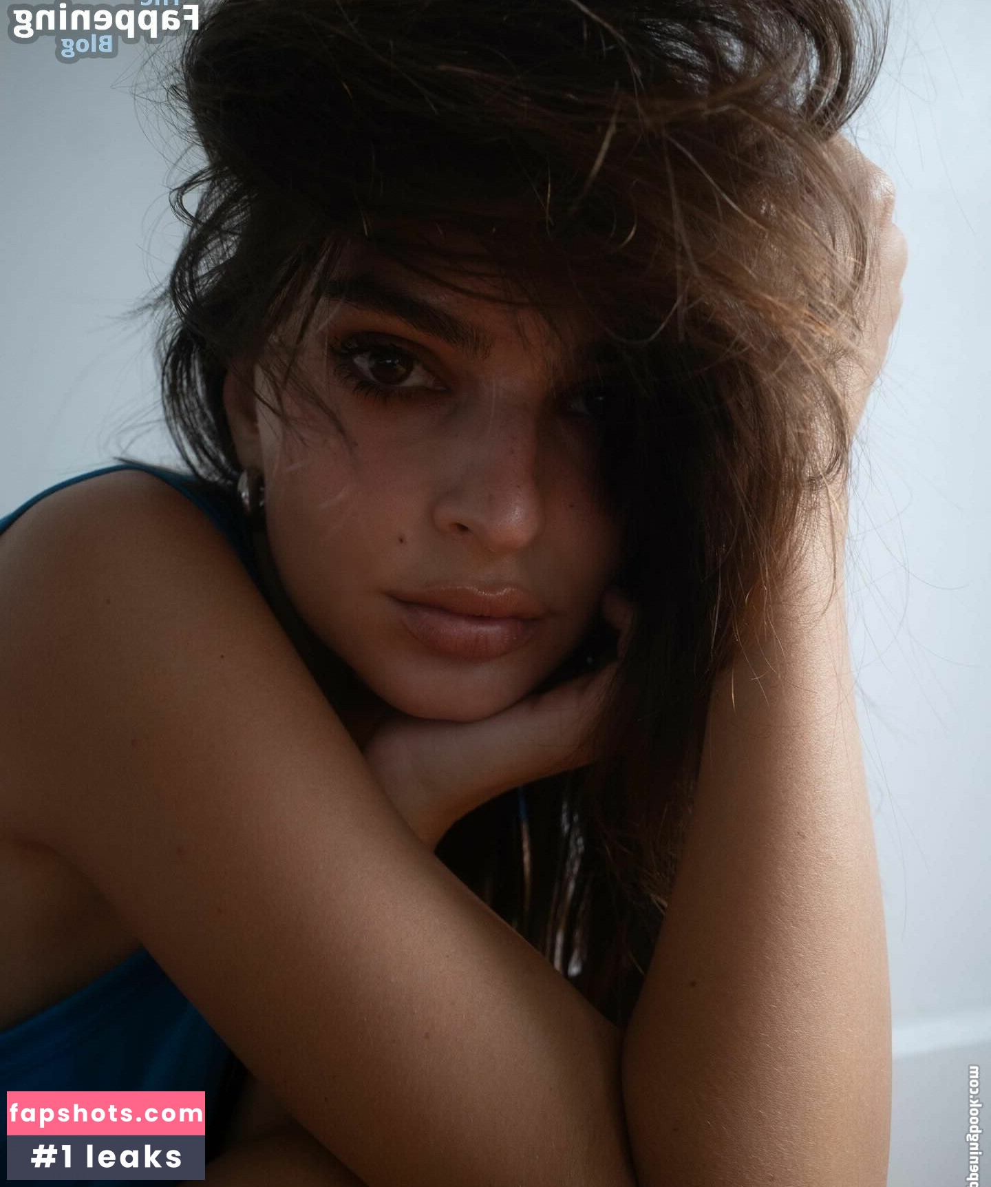 Emily Ratajkowski gallery photo #706