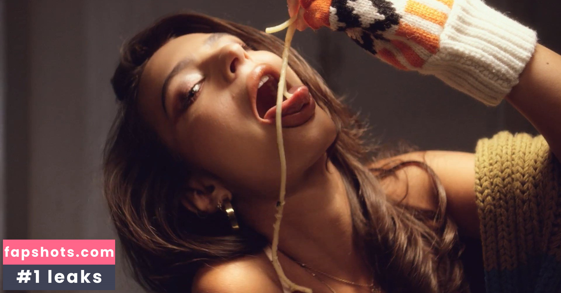 Emily Ratajkowski gallery photo #7081