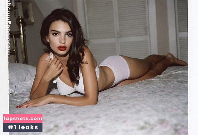 Emily Ratajkowski gallery photo #7103