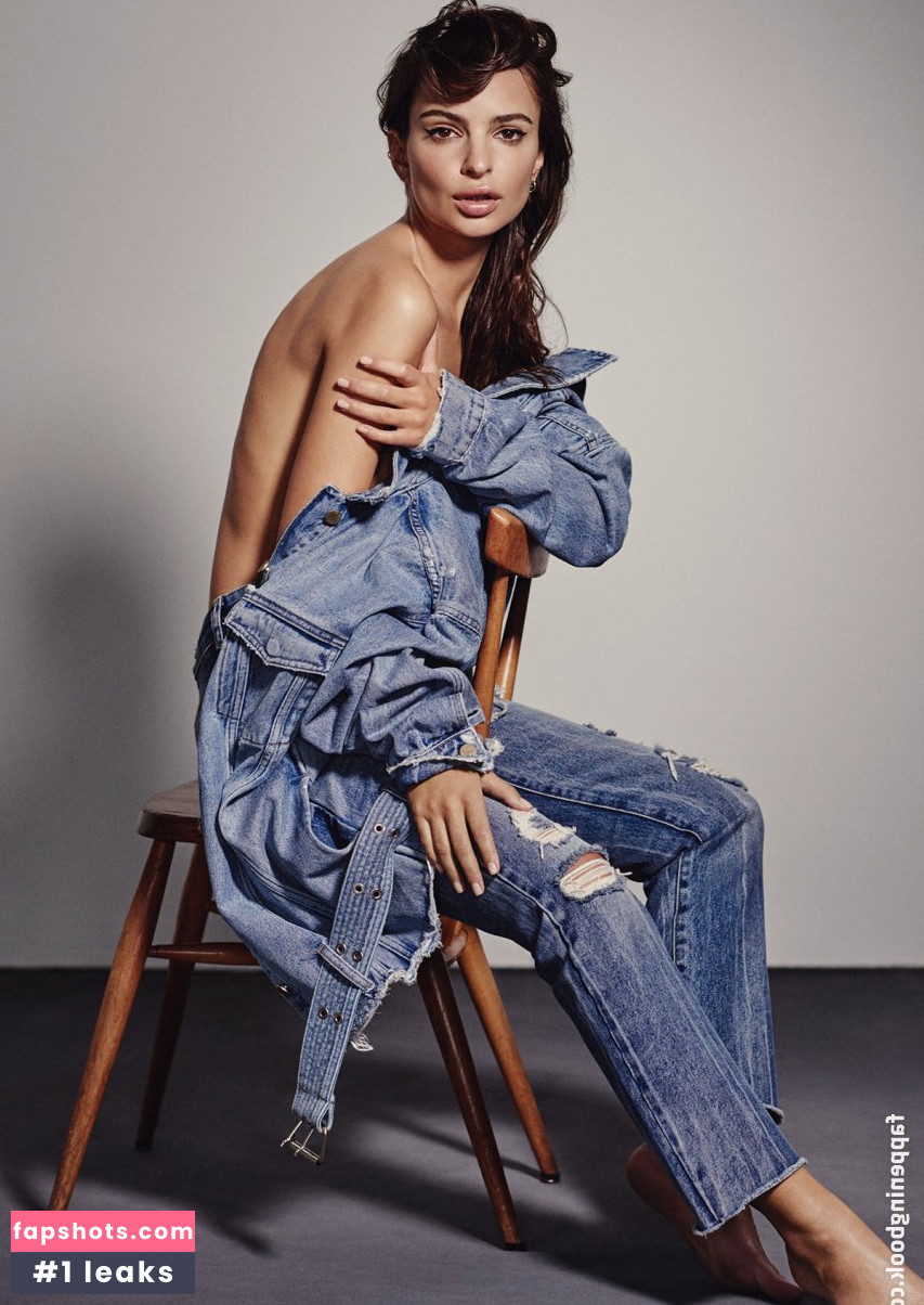 Emily Ratajkowski gallery photo #7109