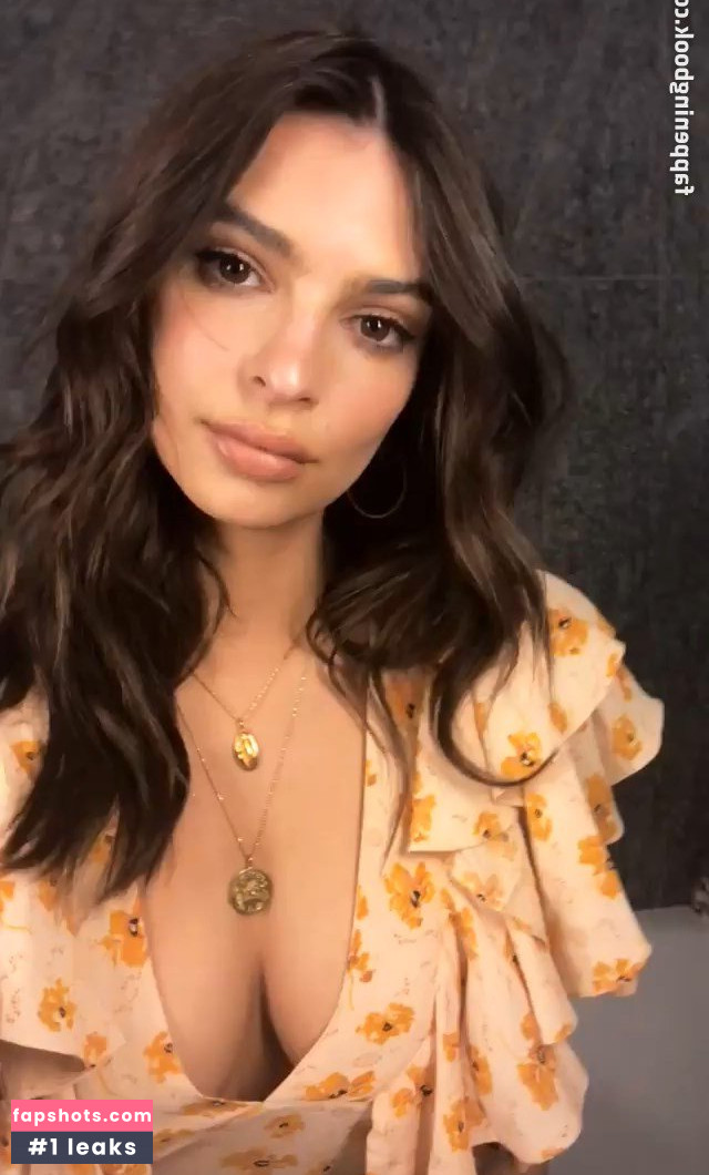 Emily Ratajkowski gallery photo #7186