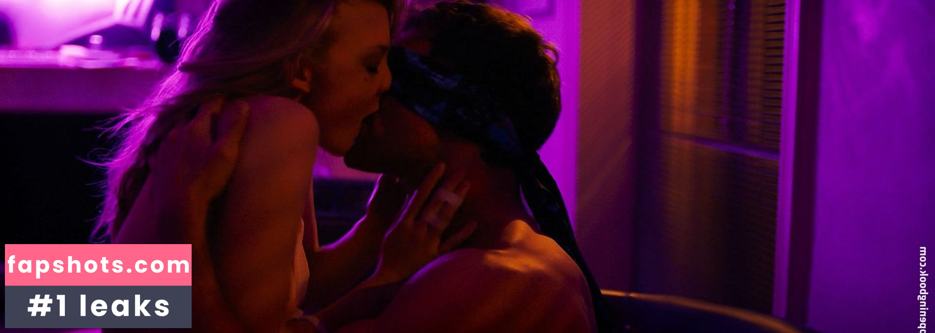 Emily Ratajkowski gallery photo #7259