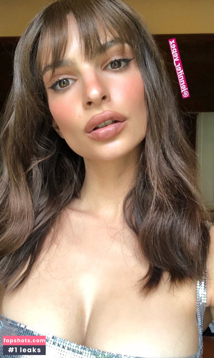 Emily Ratajkowski gallery photo #7295