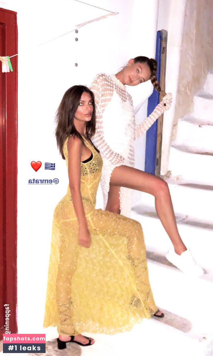 Emily Ratajkowski gallery photo #7340