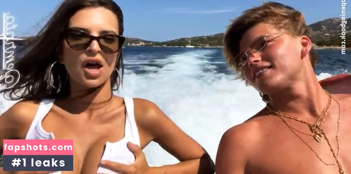 Emily Ratajkowski gallery photo #7449