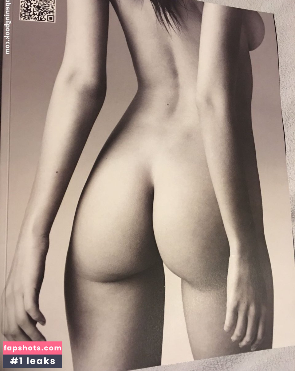 Emily Ratajkowski gallery photo #7583