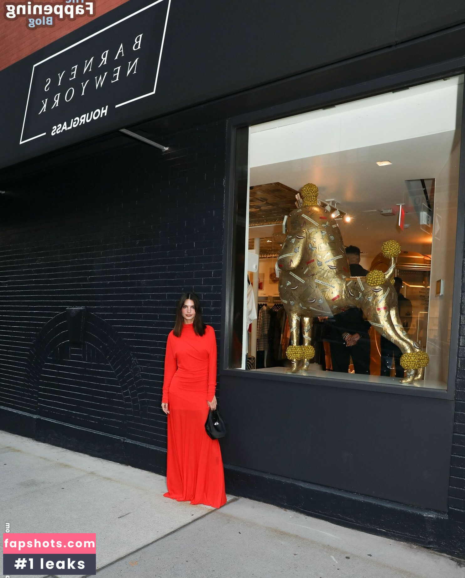 Emily Ratajkowski gallery photo #773