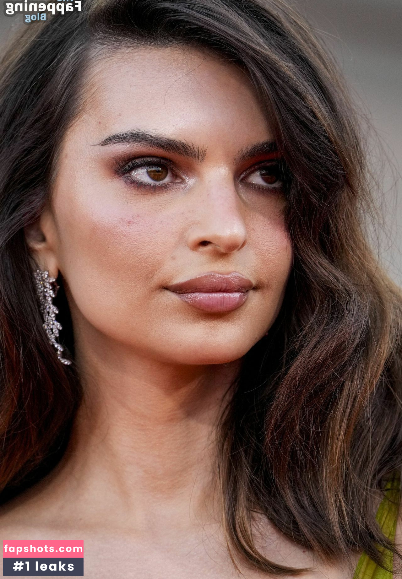 Emily Ratajkowski gallery photo #805