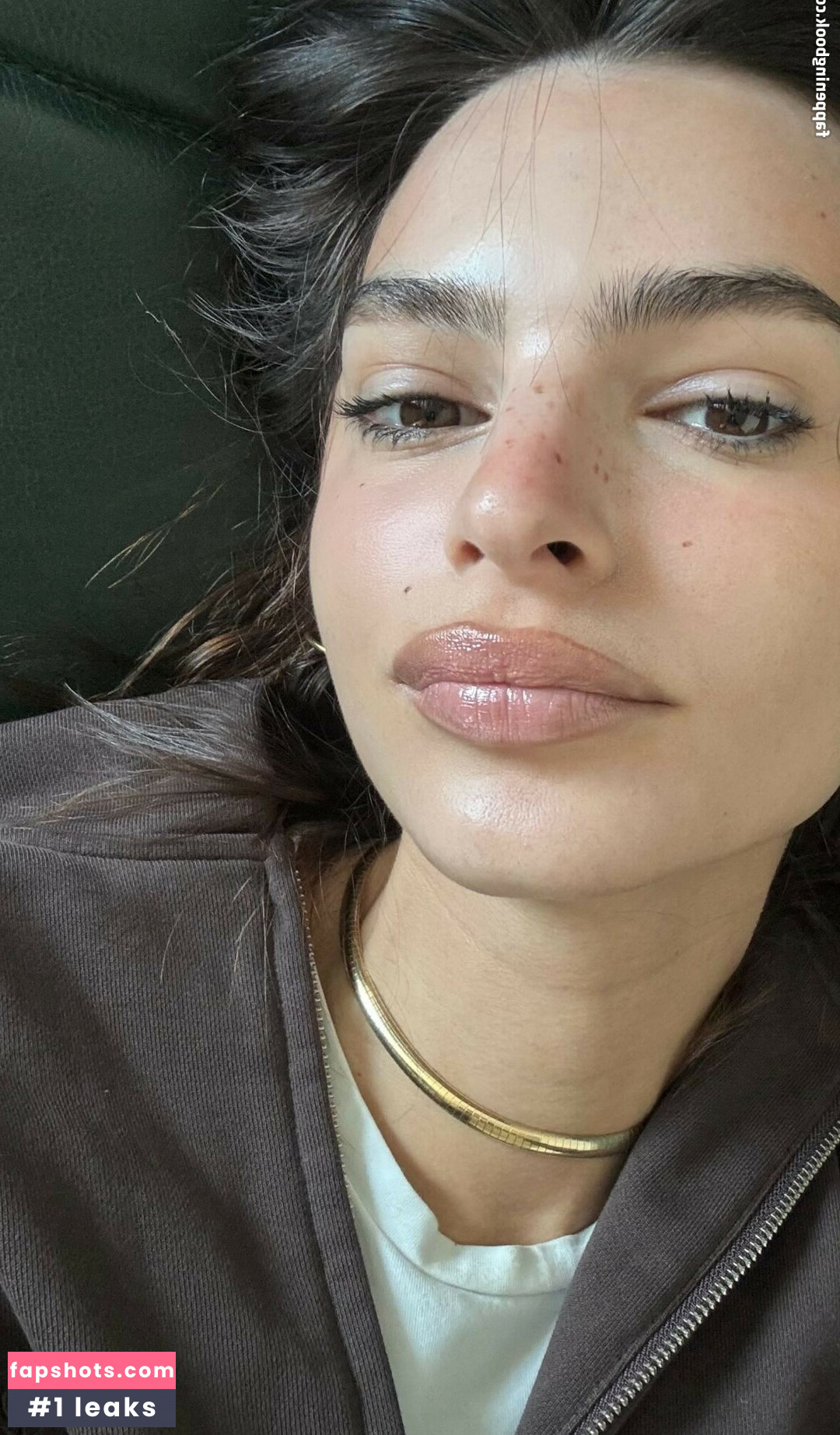 Emily Ratajkowski gallery photo #877