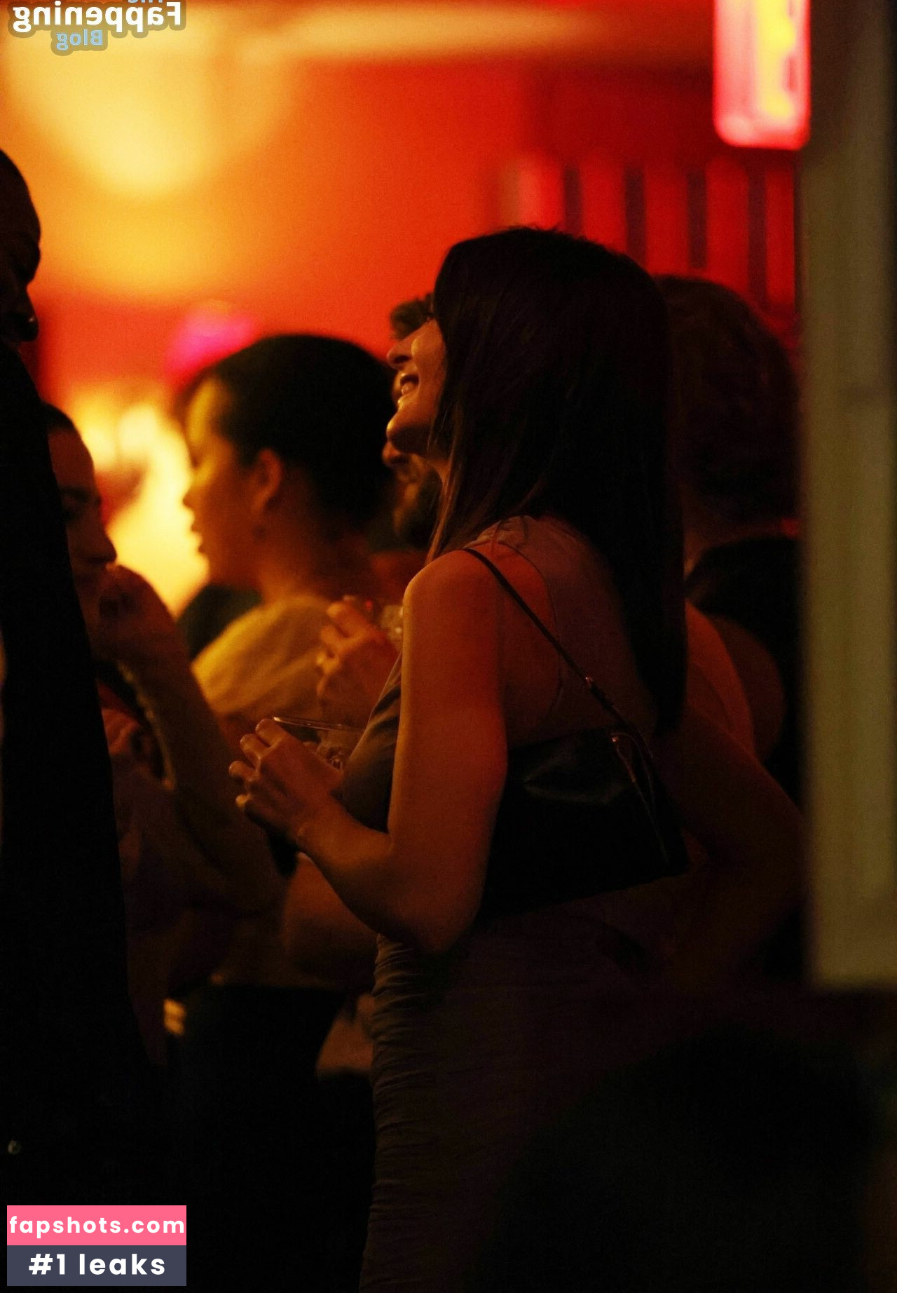 Emily Ratajkowski gallery photo #941