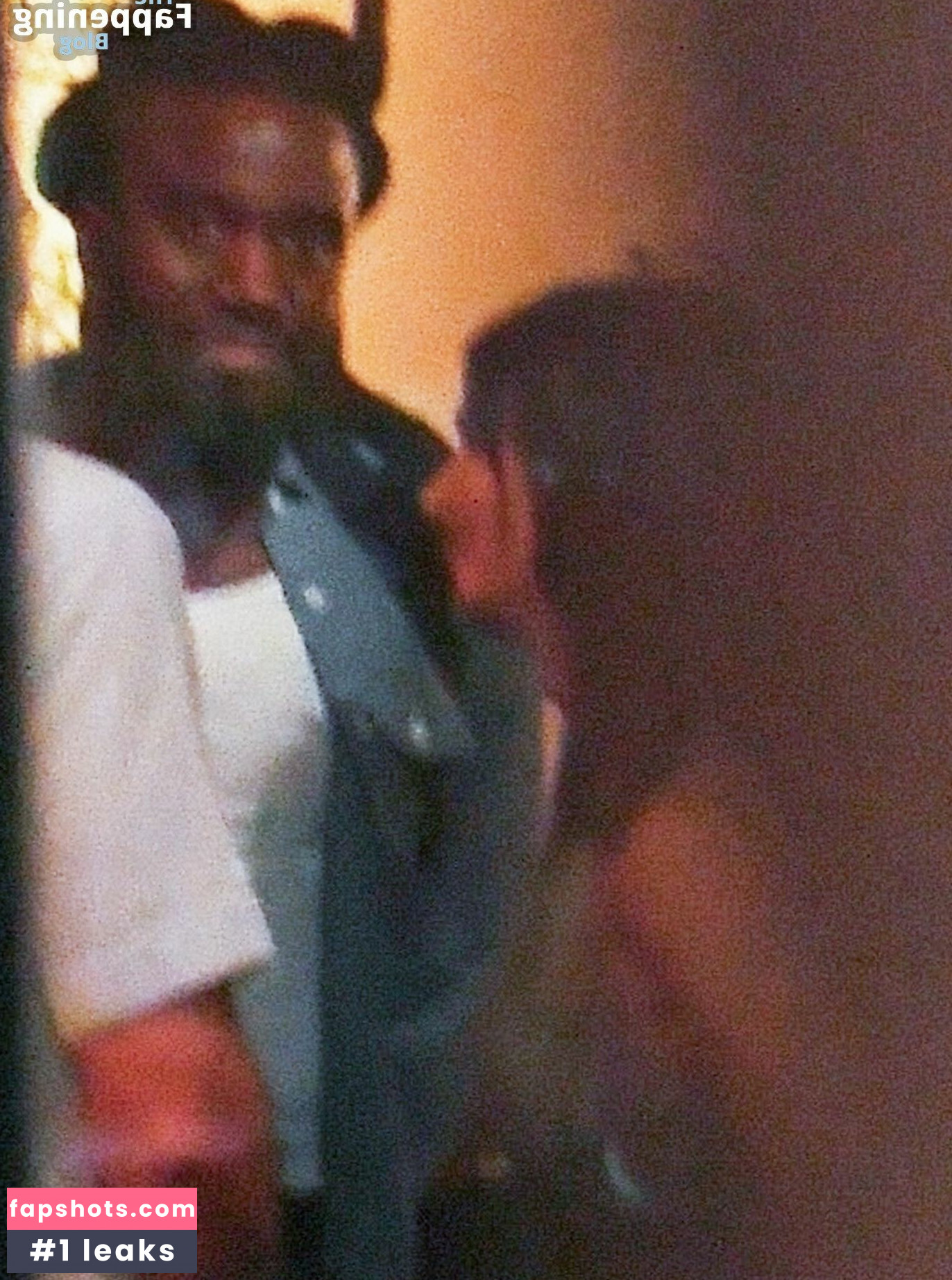 Emily Ratajkowski gallery photo #942