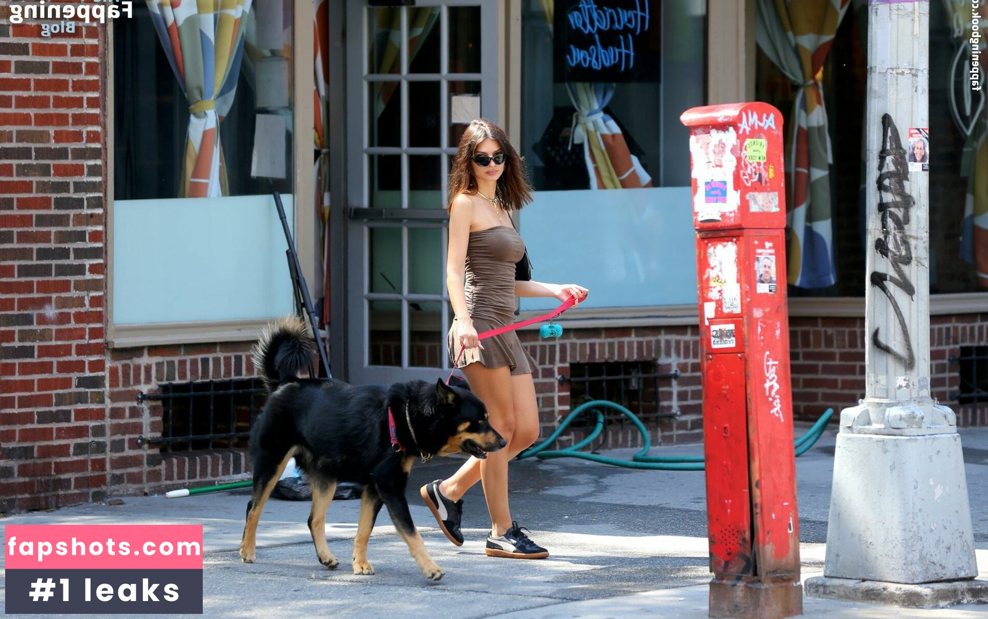 Emily Ratajkowski gallery photo #996