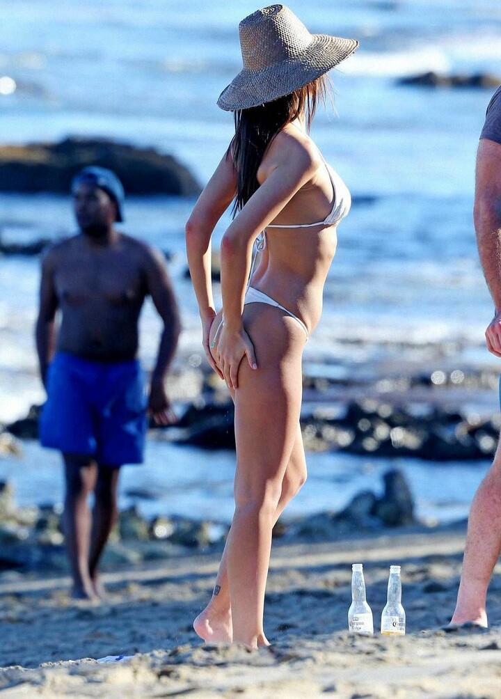 emily-ratajkowski gallery photo #3389