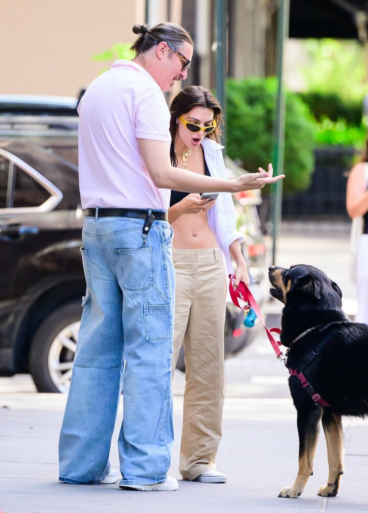 emily-ratajkowski gallery photo #379