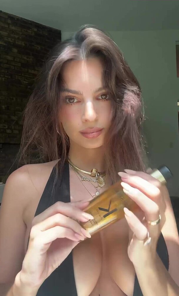 emily-ratajkowski gallery photo #595