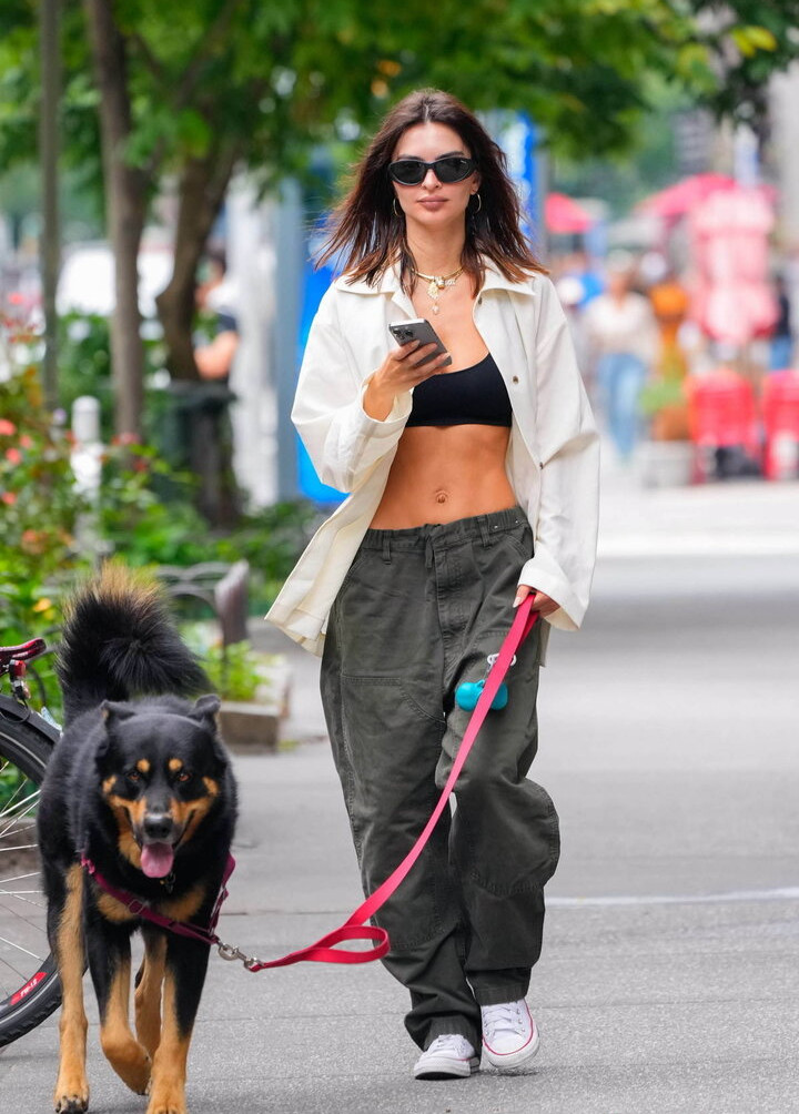 emily-ratajkowski gallery photo #607