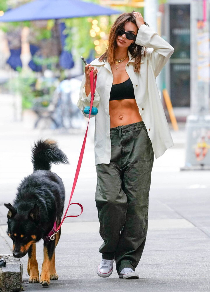 emily-ratajkowski gallery photo #609