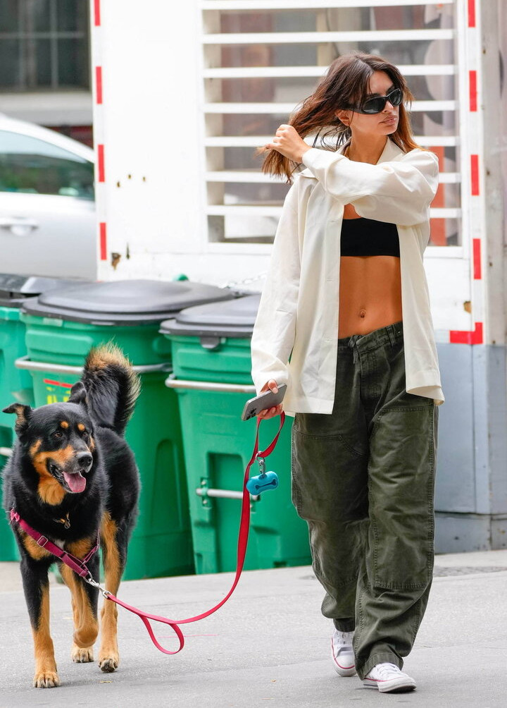 emily-ratajkowski gallery photo #611