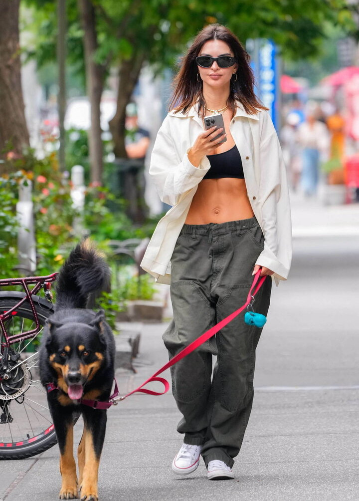 emily-ratajkowski gallery photo #612