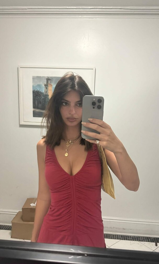 emily-ratajkowski gallery photo #636