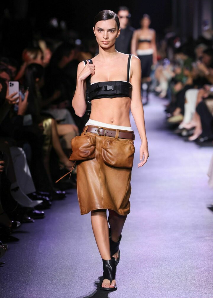 emily-ratajkowski gallery photo #6351