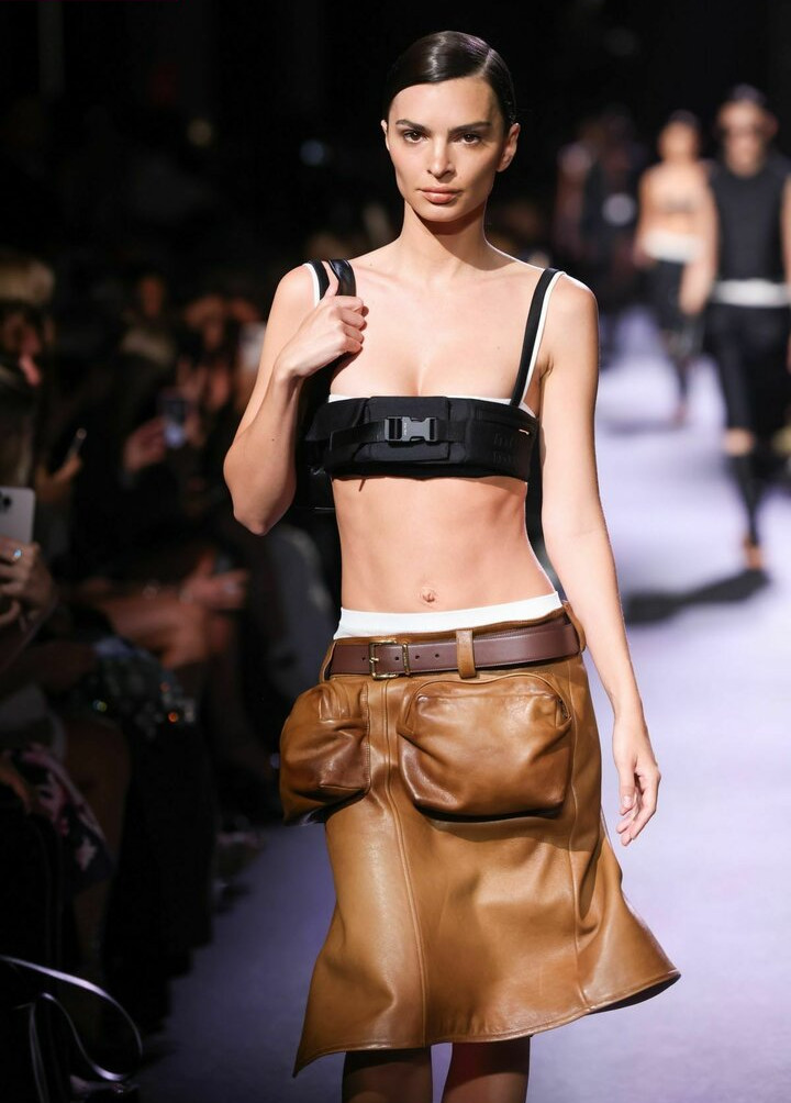 emily-ratajkowski gallery photo #6352