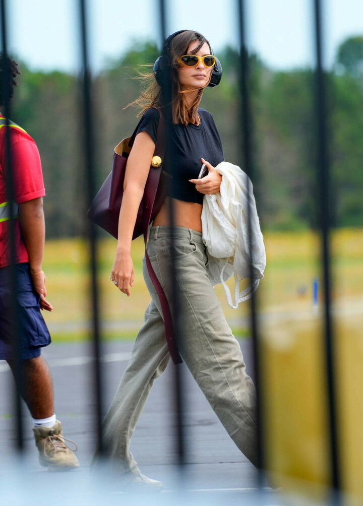 emily-ratajkowski gallery photo #639