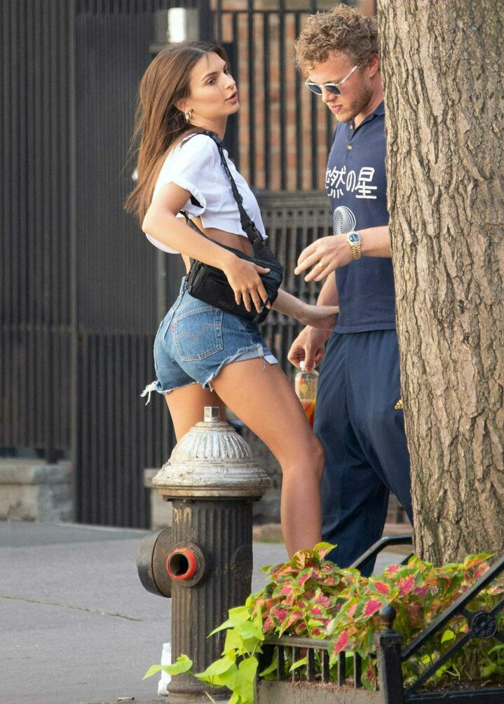 emily-ratajkowski gallery photo #6382