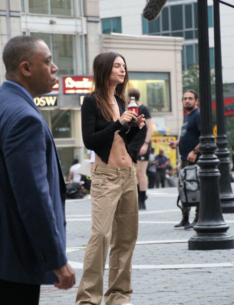 emily-ratajkowski gallery photo #6843