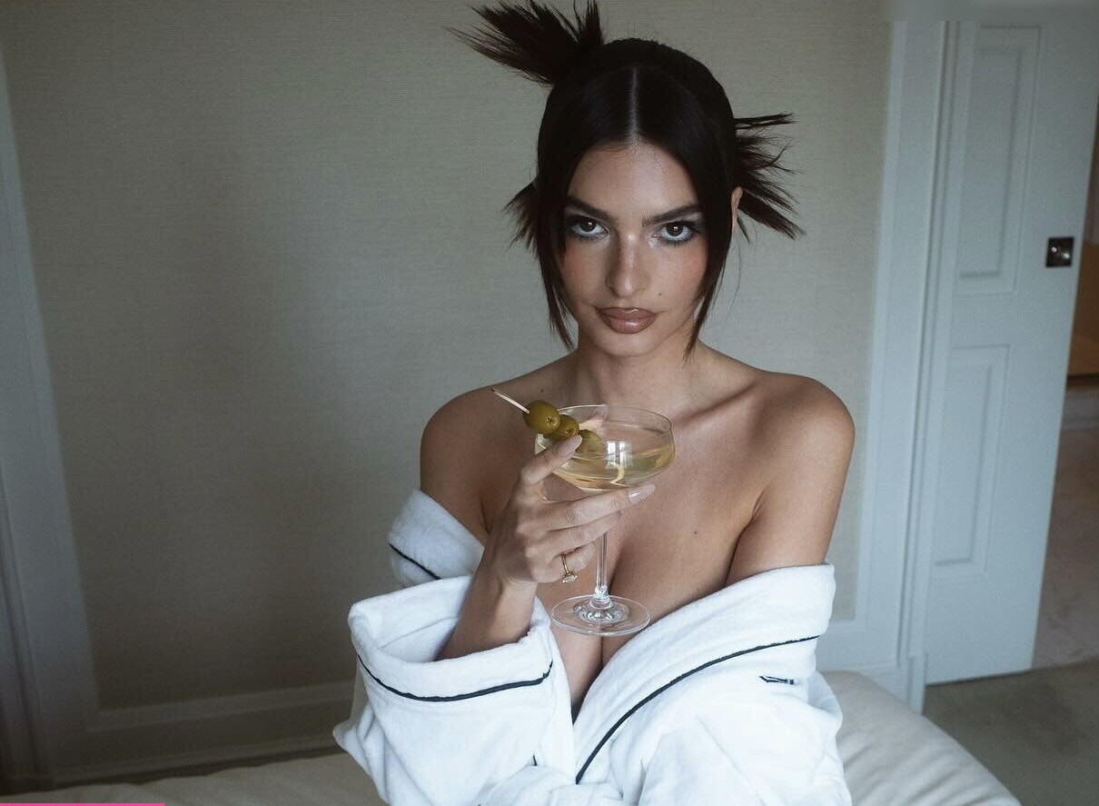 emily-ratajkowski gallery photo #943