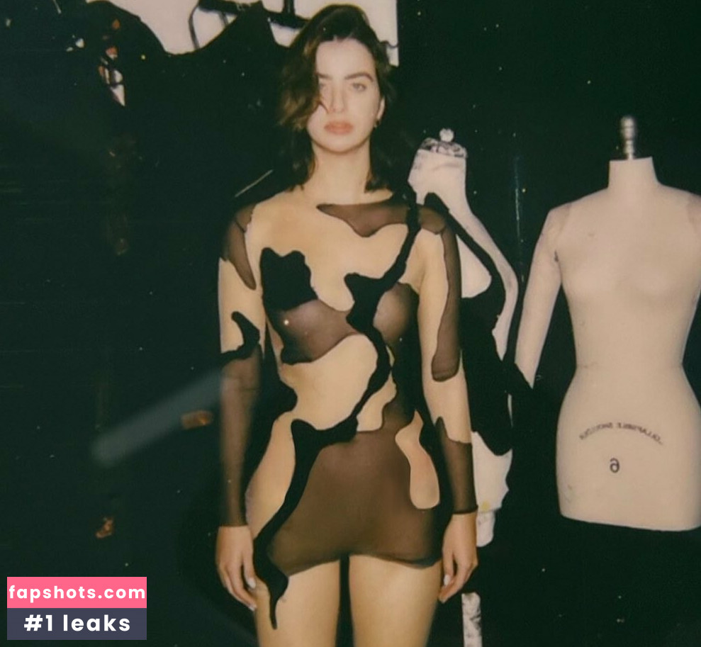 Emily Rinchita nude babe gallery