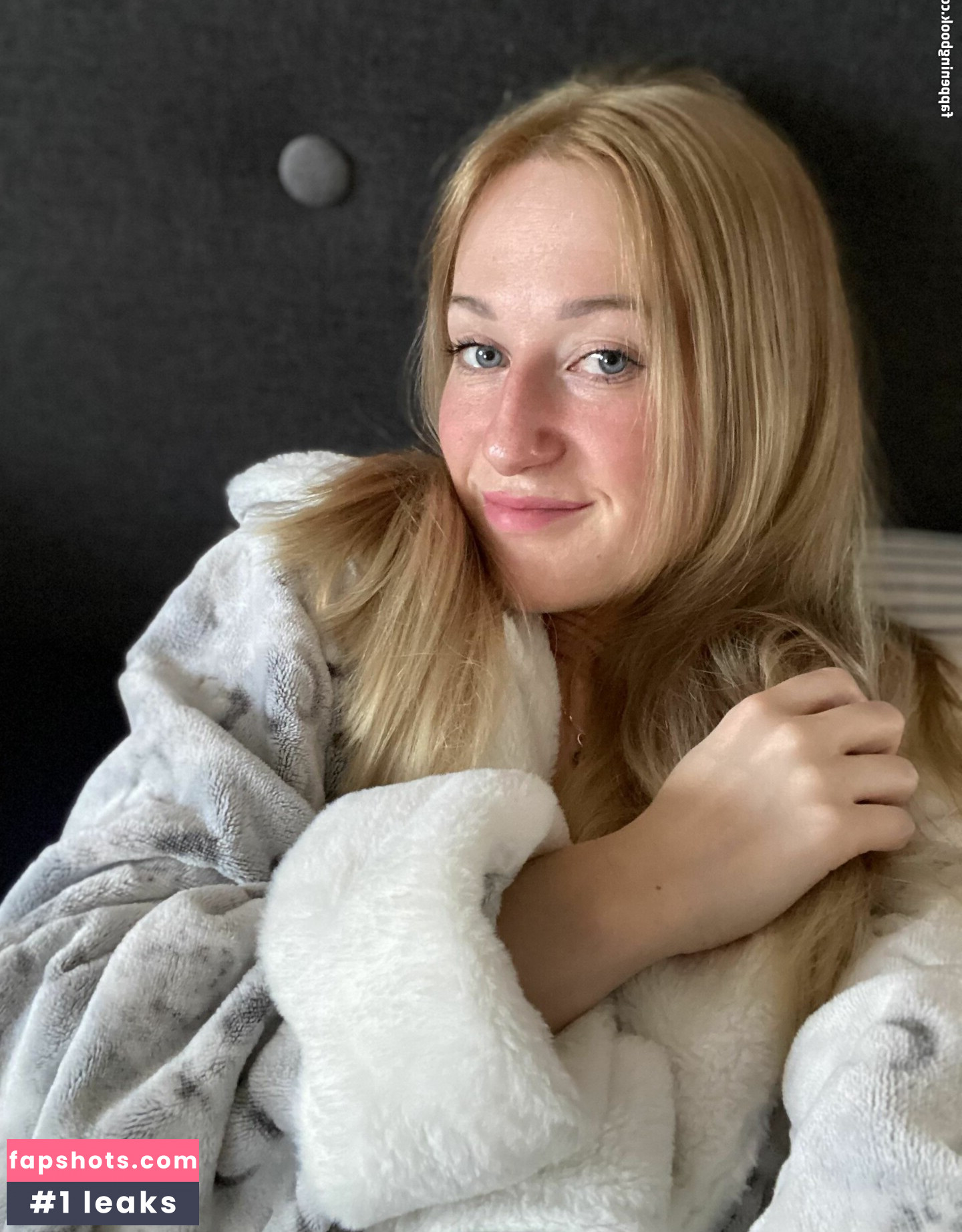 Emily Rose gallery photo #38