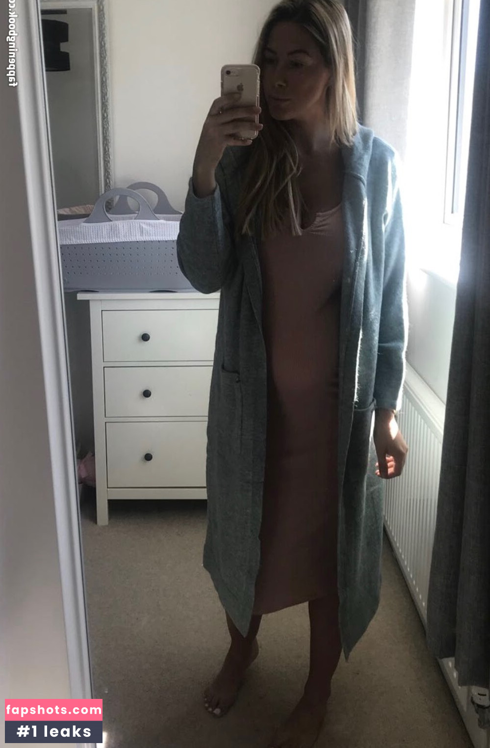 Emily Rose Ross nude babe gallery