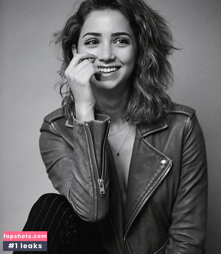 Emily Rudd gallery photo #103
