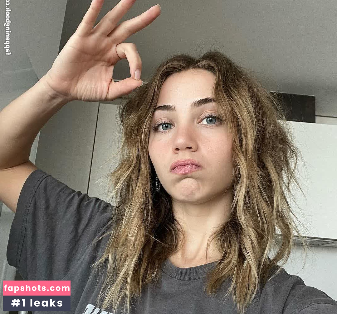 Emily Rudd gallery photo #105