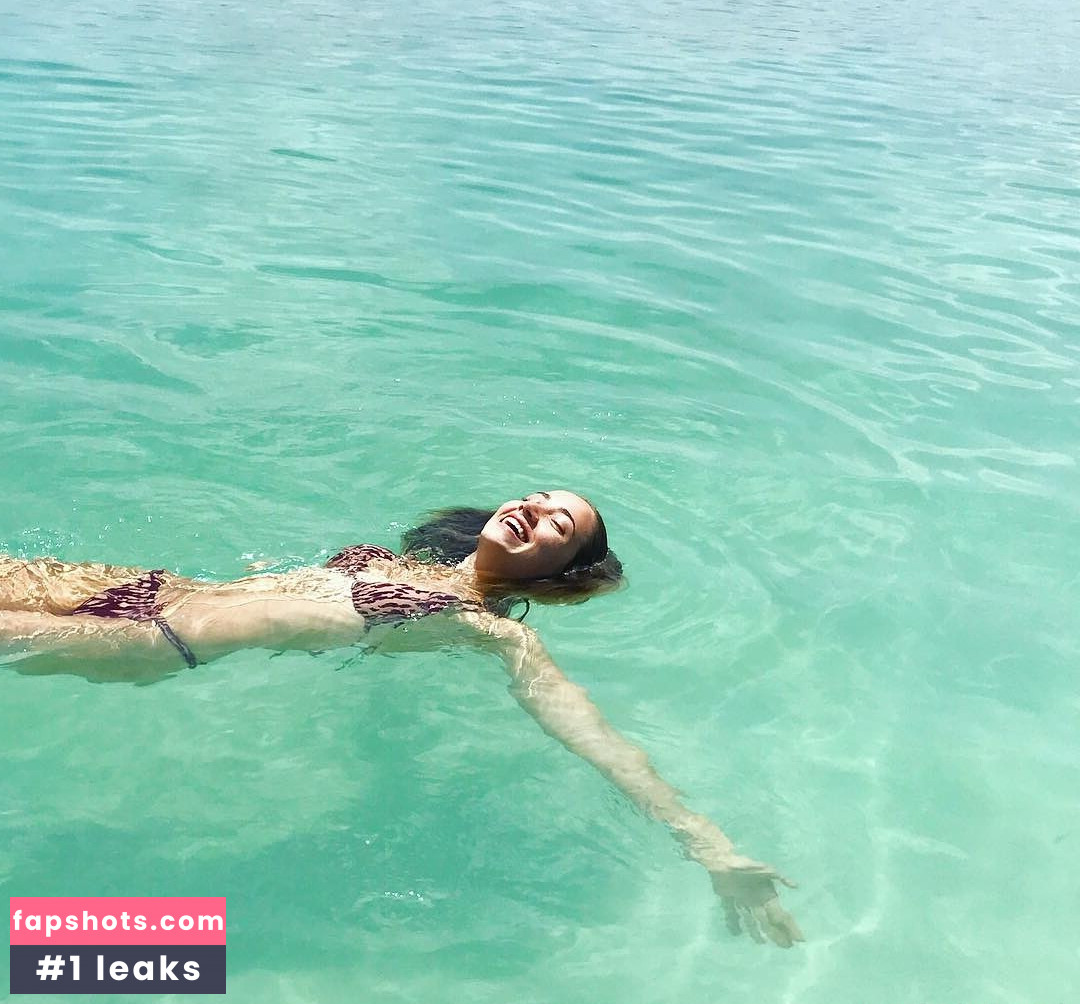 Emily Rudd gallery photo #3