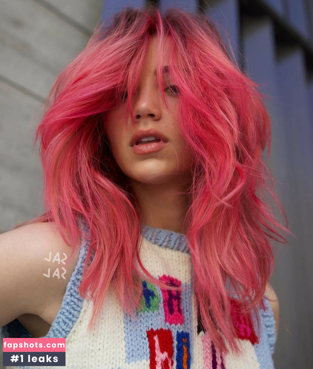 Emily Rudd gallery photo #24