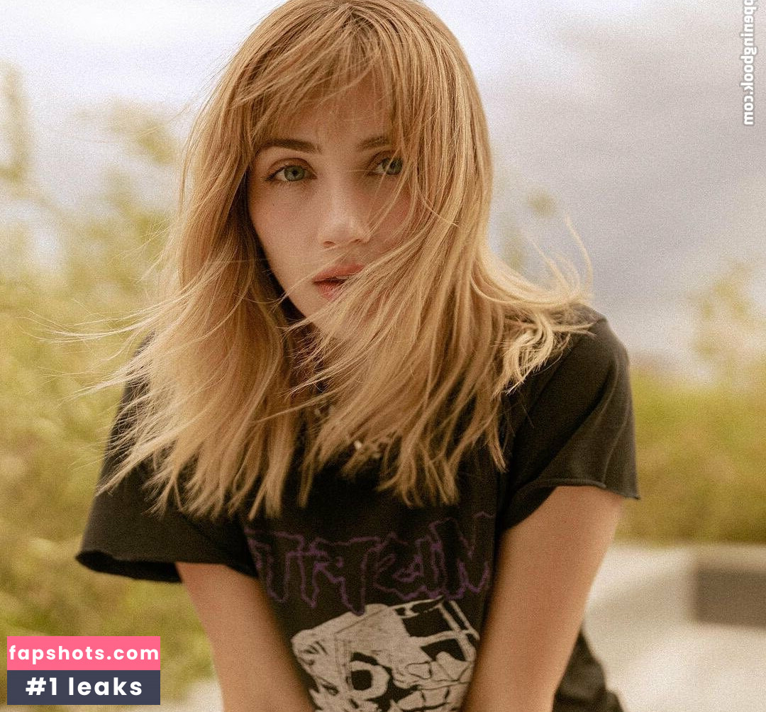 Emily Rudd gallery photo #27