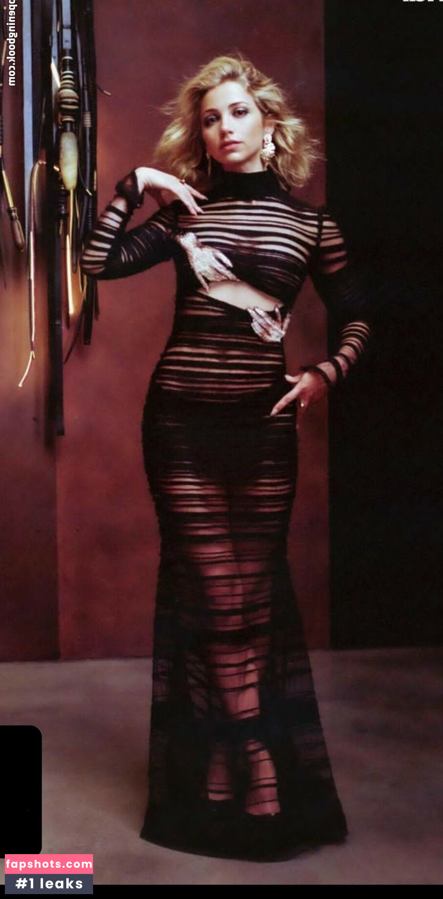 Emily Rudd gallery photo #29