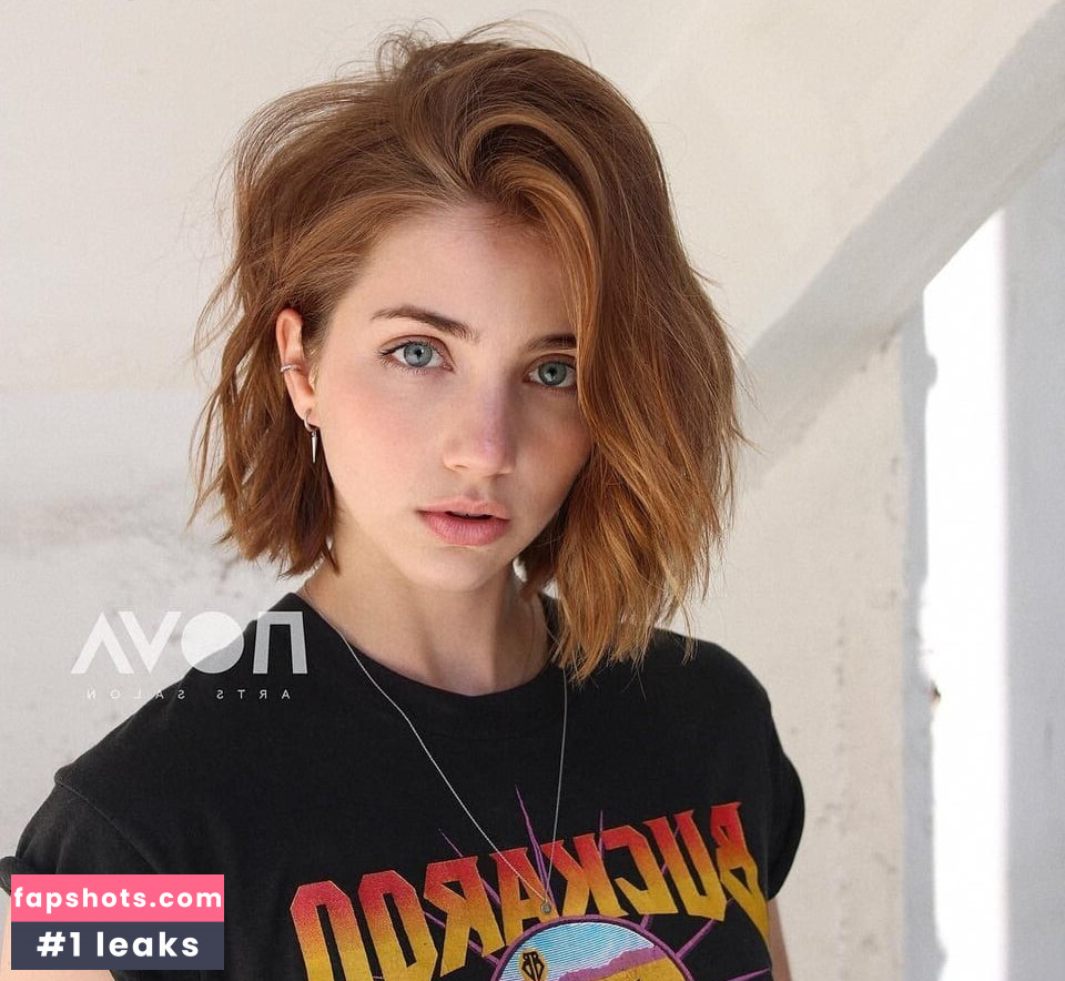 Emily Rudd gallery photo #34