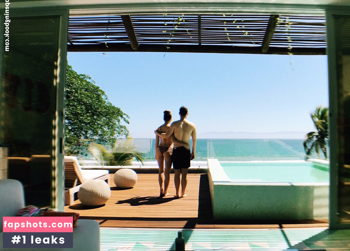 Emily Rudd gallery photo #43