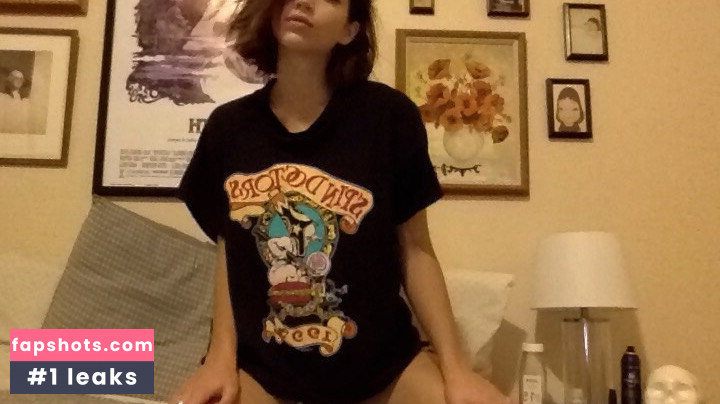 Emily Rudd gallery photo #46