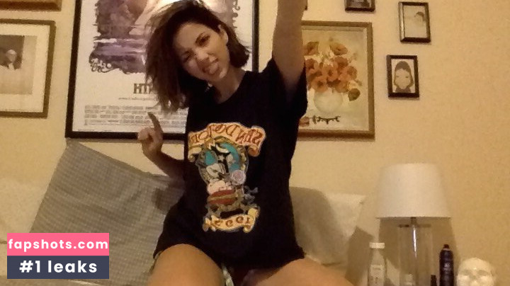 Emily Rudd gallery photo #47